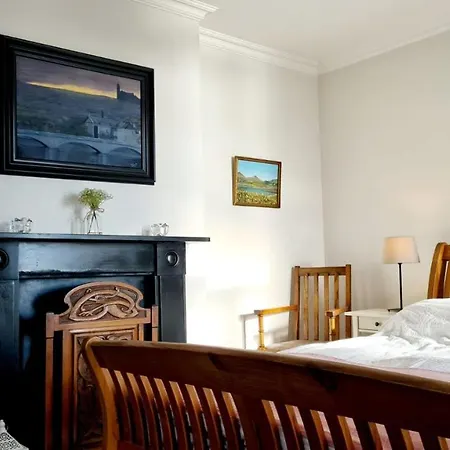 Spacious Seaside Bungalow With Harbour Views Willa *