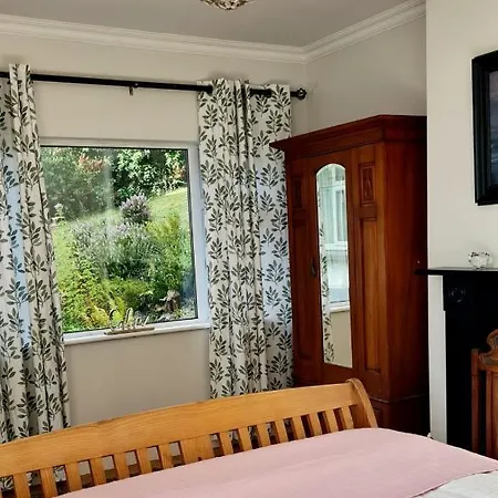 Spacious Seaside Bungalow With Harbour Views Willa *